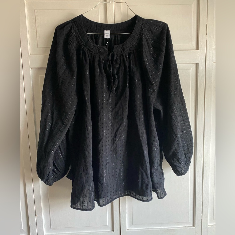 NWOT black and silver pinstriped flowy blouse